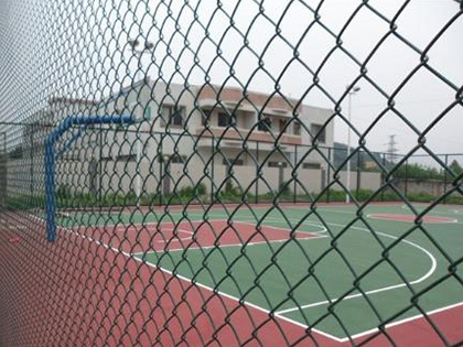 台湾篮球场围网